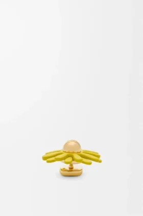 Flower Pin in Calfskin Flower Pin in Calfskin