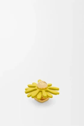 Flower Pin in Calfskin Flower Pin in Calfskin