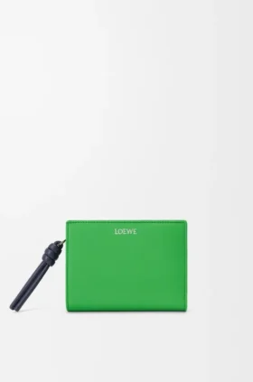 Knot Compact Wallet in Shiny Nappa Calfskin