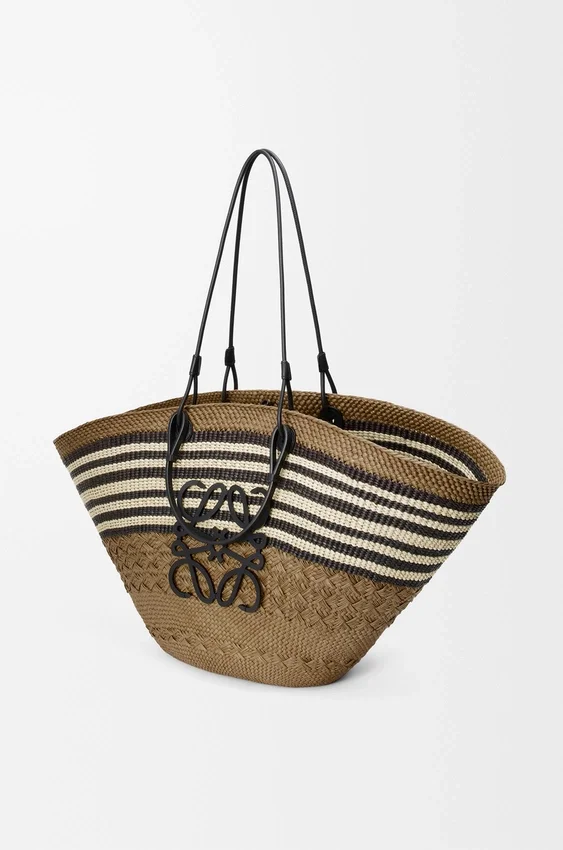 Large Anagram Basket in Iraca Palm and Calfskin Large Anagram Basket in Iraca Palm and Calfskin