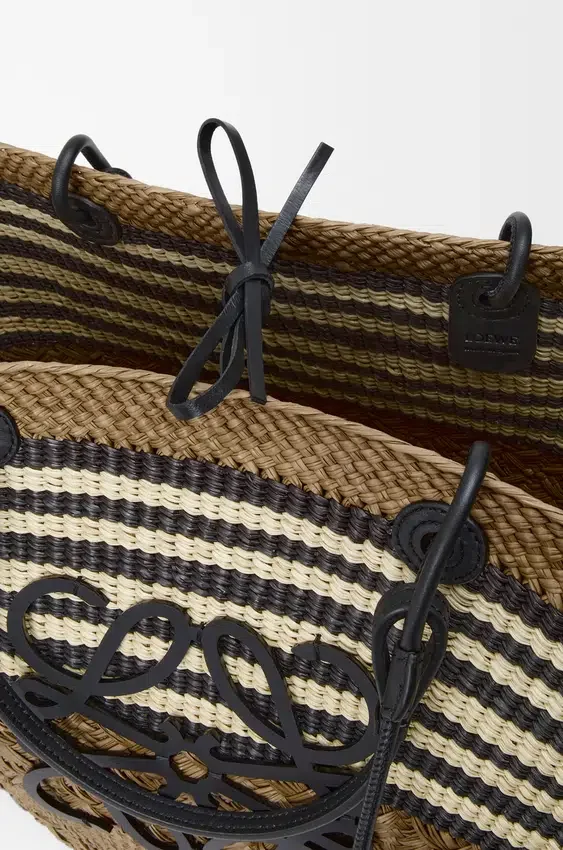 Large Anagram Basket in Iraca Palm and Calfskin Large Anagram Basket in Iraca Palm and Calfskin