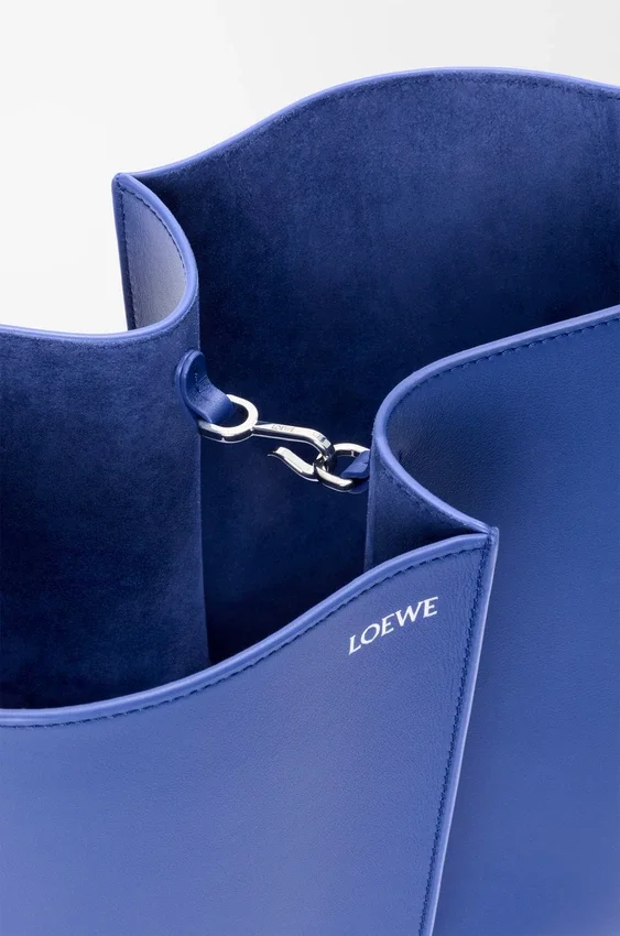 Medium Bilbao Bucket in Smooth Calfskin Medium Bilbao Bucket in Smooth Calfskin