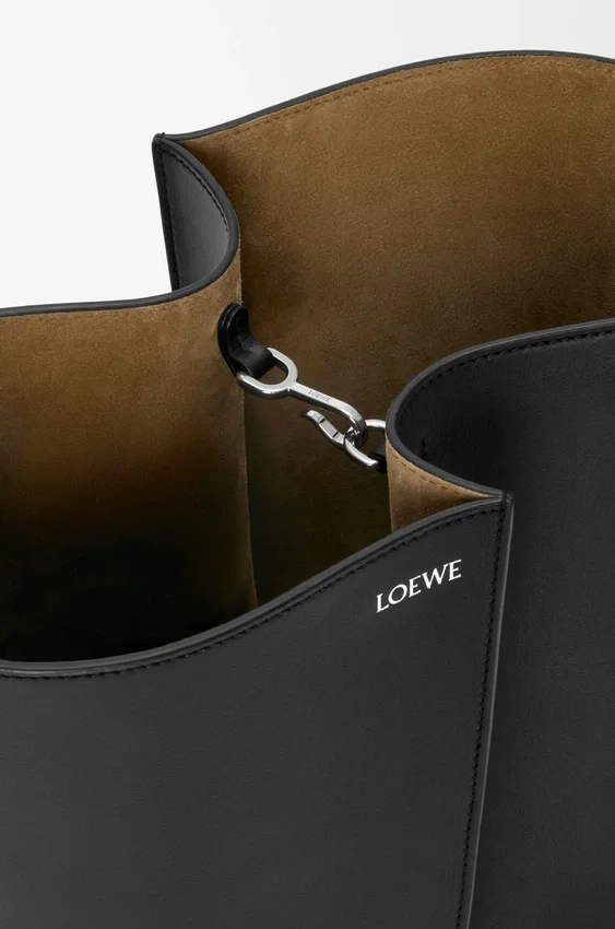 Medium Bilbao Bucket in Smooth Calfskin Medium Bilbao Bucket in Smooth Calfskin