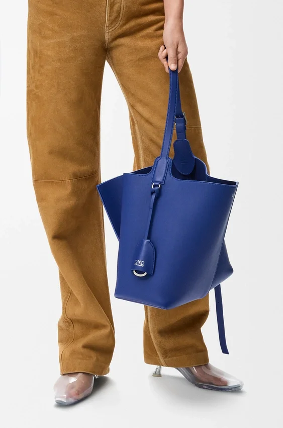 Medium Bilbao Bucket in Smooth Calfskin Medium Bilbao Bucket in Smooth Calfskin