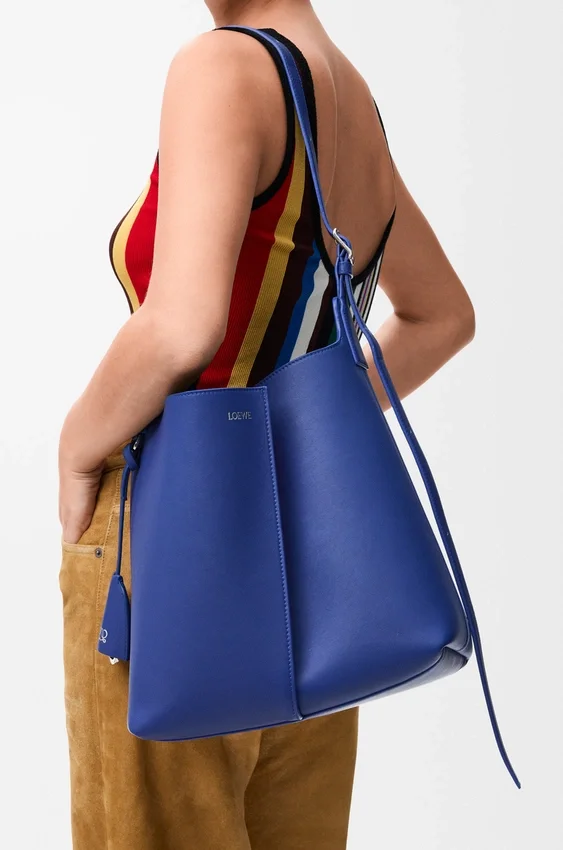 Medium Bilbao Bucket in Smooth Calfskin Medium Bilbao Bucket in Smooth Calfskin
