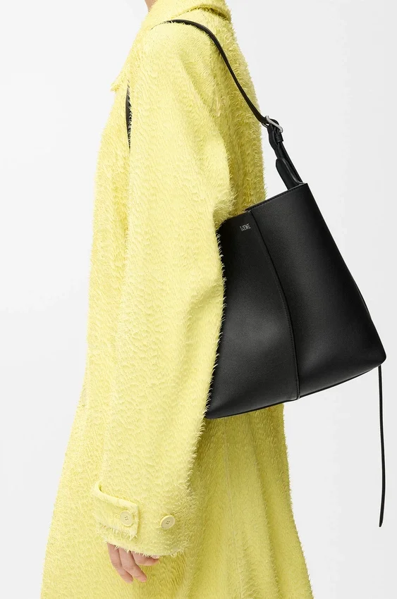 Medium Bilbao Bucket in Smooth Calfskin Medium Bilbao Bucket in Smooth Calfskin