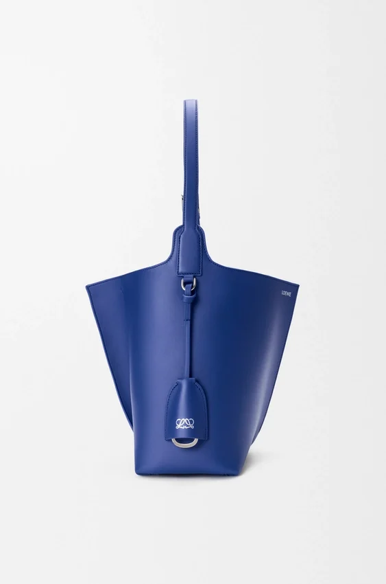Medium Bilbao Bucket in Smooth Calfskin Medium Bilbao Bucket in Smooth Calfskin