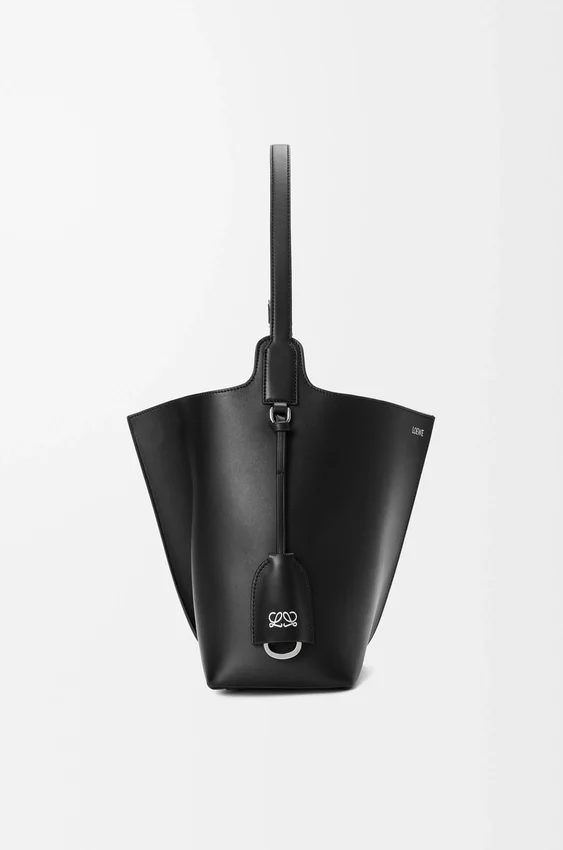 Medium Bilbao Bucket in Smooth Calfskin Medium Bilbao Bucket in Smooth Calfskin