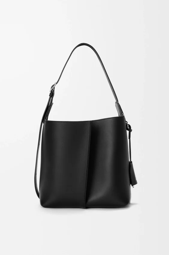 Medium Bilbao Bucket in Smooth Calfskin Medium Bilbao Bucket in Smooth Calfskin