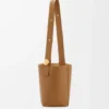 Medium Pebble Bucket in Smooth Calfskin