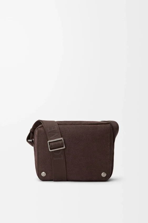 Medium Pebble Messenger Bag in Grained Nubuck Medium Pebble Messenger Bag in Grained Nubuck