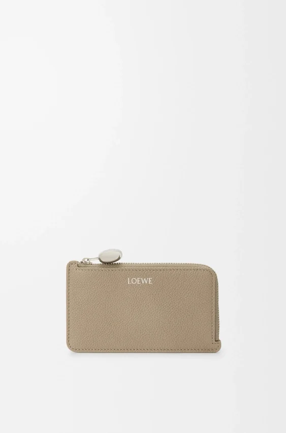 Pebble Coin Cardholder in Pebble Grained Calfskin Pebble Coin Cardholder in Pebble Grained Calfskin