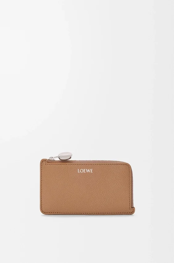 Pebble Coin Cardholder in Pebble Grained Calfskin Pebble Coin Cardholder in Pebble Grained Calfskin