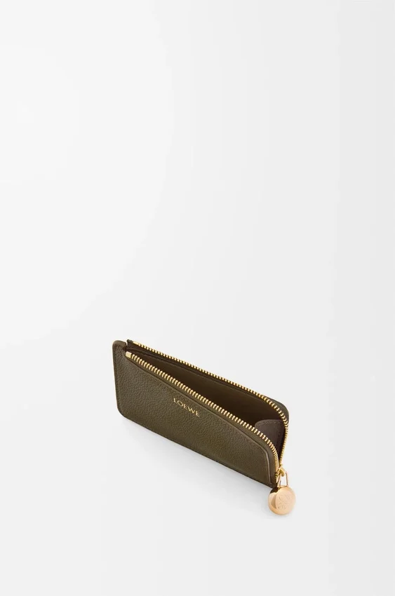 Pebble Coin Cardholder in Pebble Grained Calfskin Pebble Coin Cardholder in Pebble Grained Calfskin