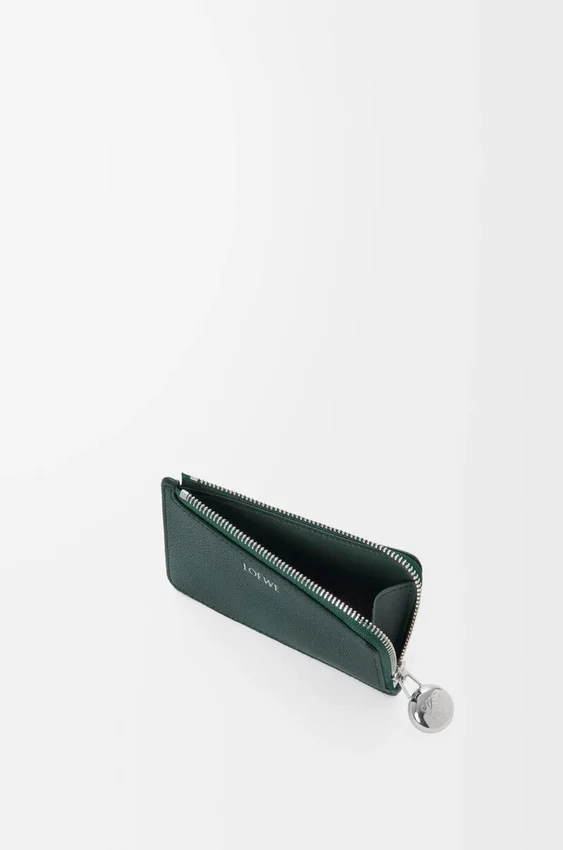Pebble Coin Cardholder in Pebble Grained Calfskin Pebble Coin Cardholder in Pebble Grained Calfskin