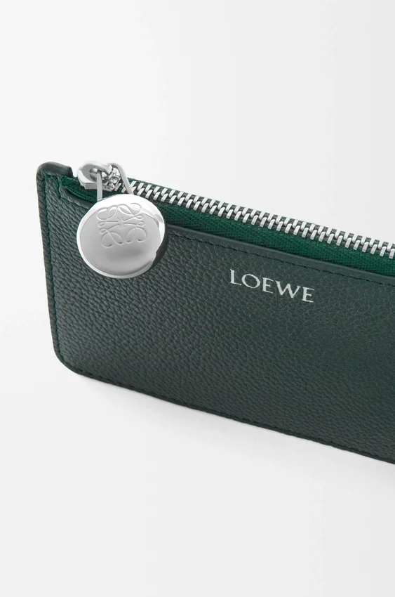 Pebble Coin Cardholder in Pebble Grained Calfskin Pebble Coin Cardholder in Pebble Grained Calfskin