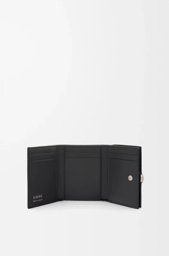 Pebble Trifold Wallet in Pebble Grained Calfskin Pebble Trifold Wallet in Pebble Grained Calfskin