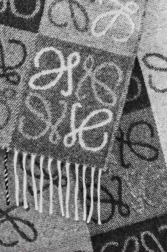 Scarf in Wool and Cashmere Scarf in Wool and Cashmere