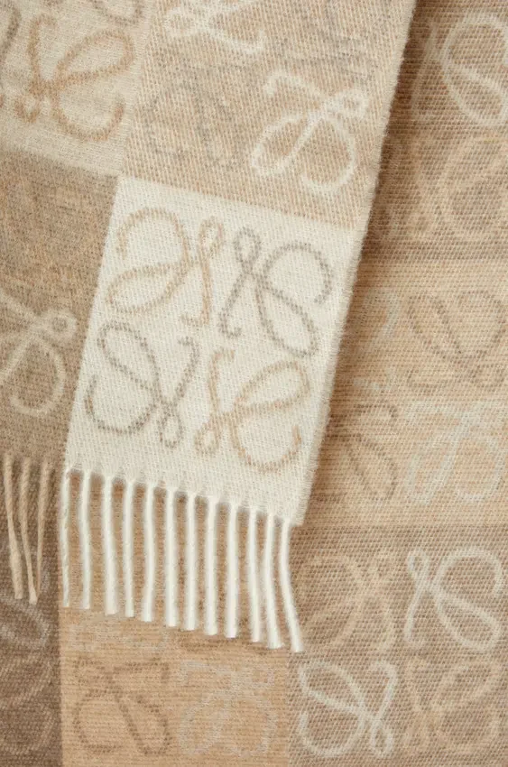 Scarf in Wool and Cashmere Scarf in Wool and Cashmere
