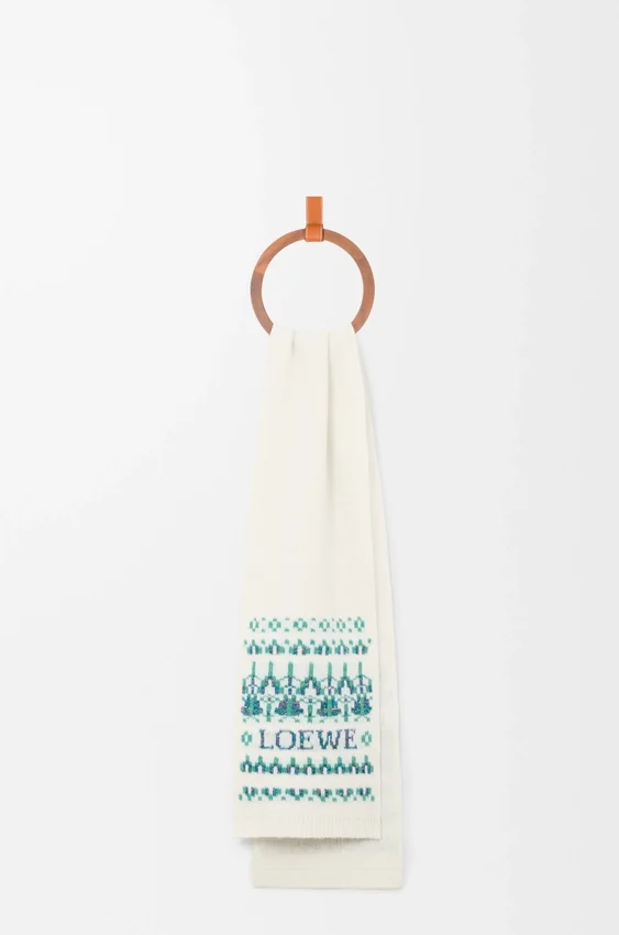 Scarf in Wool Blend Scarf in Wool Blend